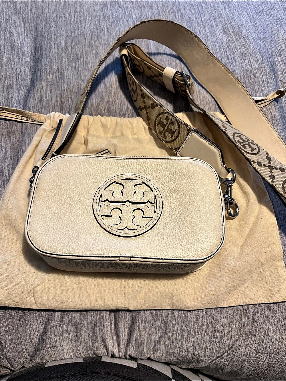 Tory Burch Leather Camera Bag Crossbody in Cream & Brown